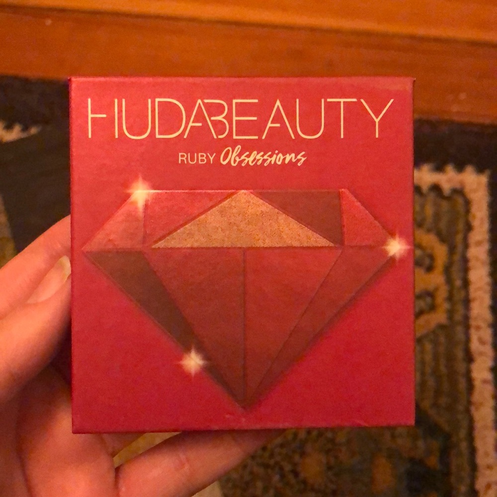 Huda beauty Ruby obsessions pallette